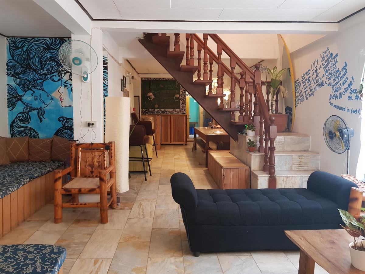Hostel Go Surfari House Baler Exterior foto
